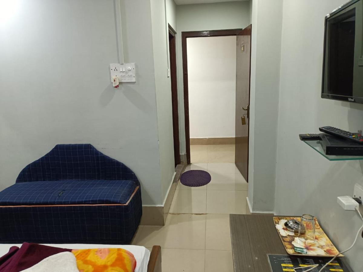 Kusum Hotel Dibrugarh Exterior foto