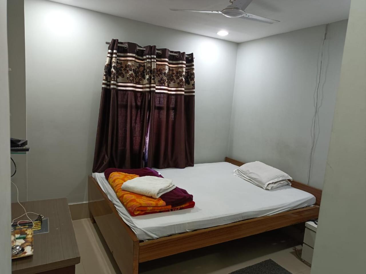 Kusum Hotel Dibrugarh Exterior foto