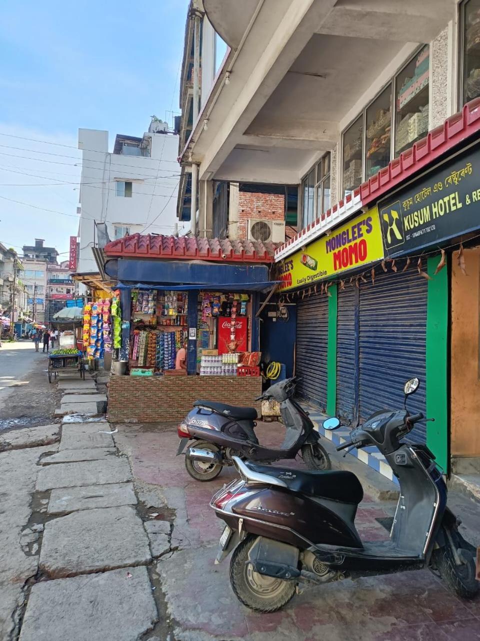 Kusum Hotel Dibrugarh Exterior foto
